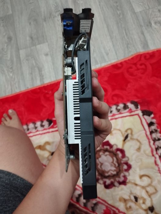 Продам видеокарту GTX 750 TI