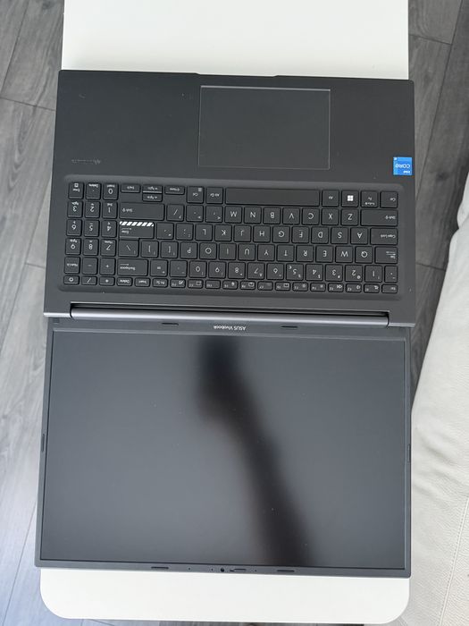 Laptop ASUS Vivobook 16 1605VA cu procesor Intel Core i5-13420H pana la 4.7GHz 12 nuclee 16'' WUXGA IPS 16GB DDR4 1 TB SSD Intel Iris X Graphics Black