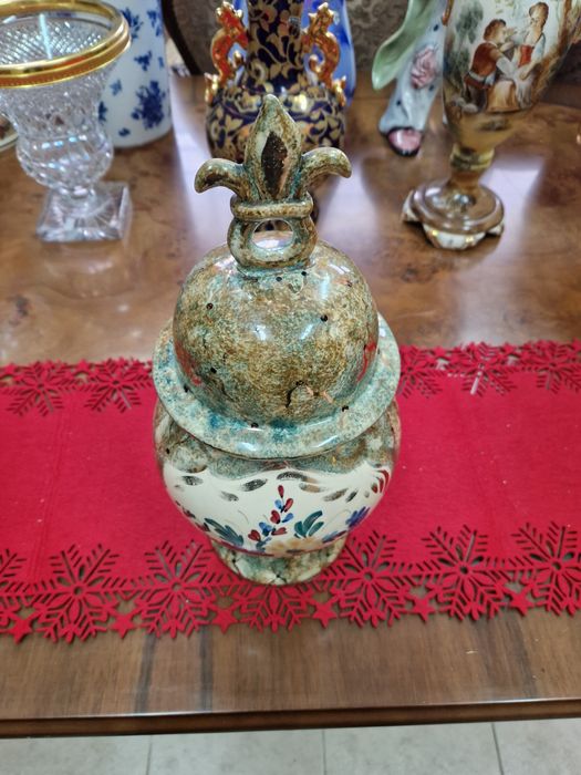 Прекрасна антикварна френска порцеланова купа урна Limoges