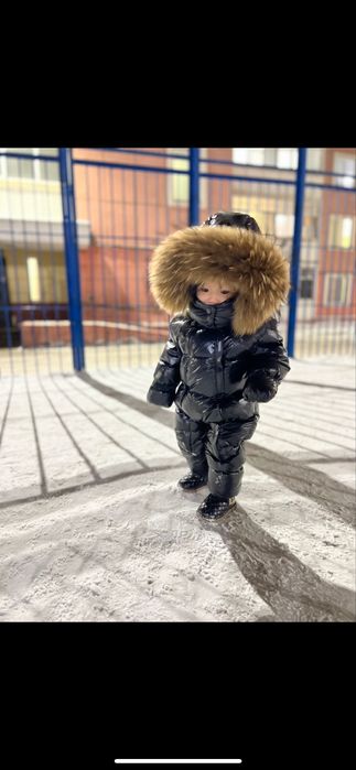 Продам детский комбез Moncler