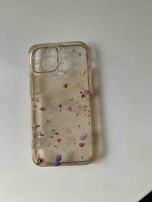 Iphone 13 mini бледо розов почти бял