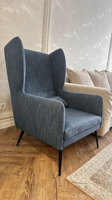 Продам удобное кресло на ножках