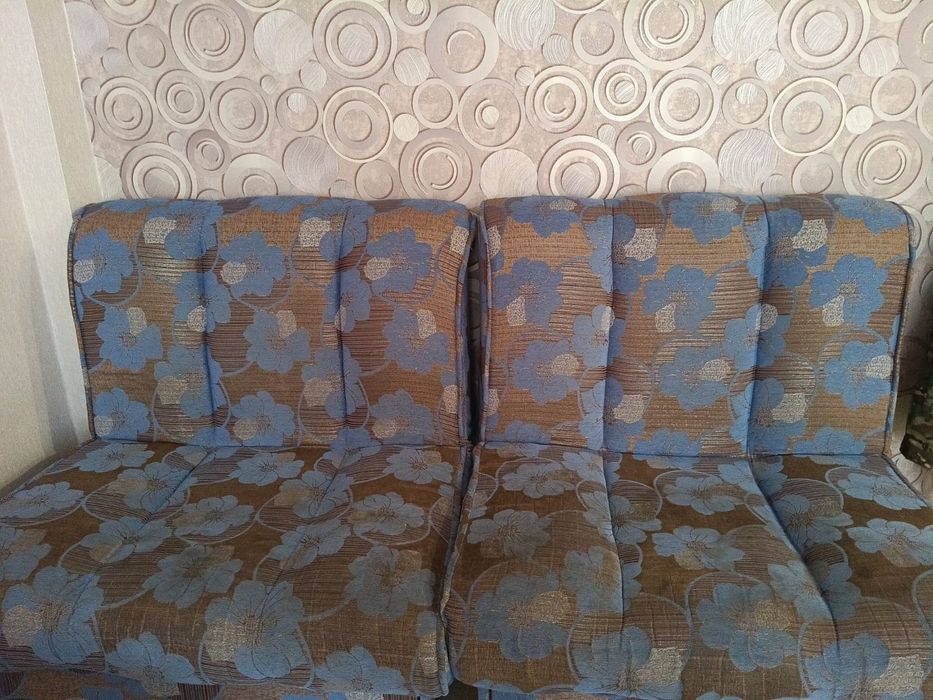 Отдам даром  диван