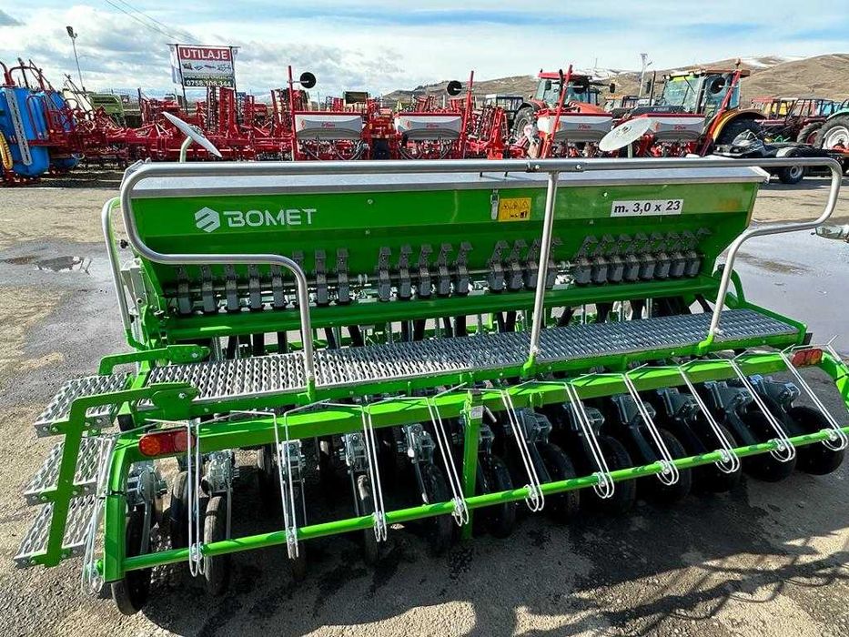 Semanatoare paioase universala cu  disc dublu si roti tasare