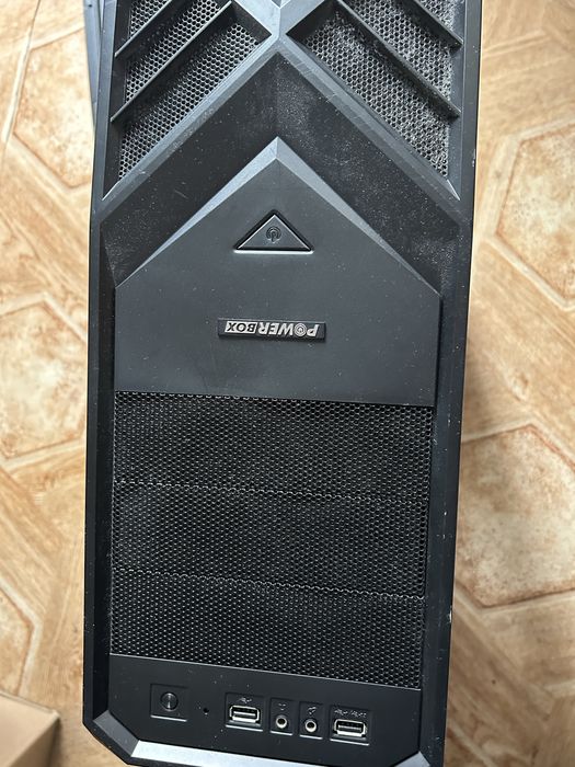 Компютър и мишка