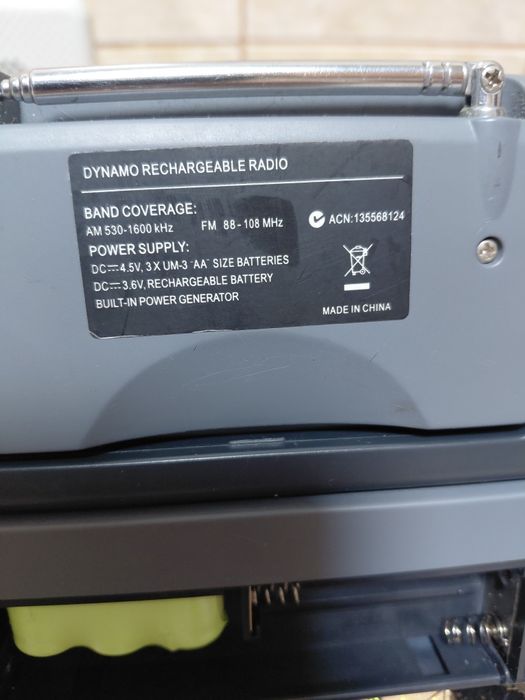 Vind radio cu dinam reincarcabil