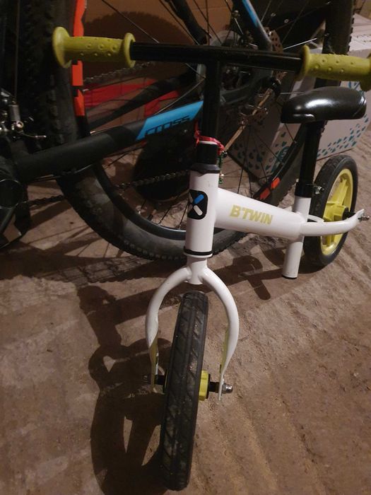 Детска тротинетка и B'TWIN Детско балансиращо колело