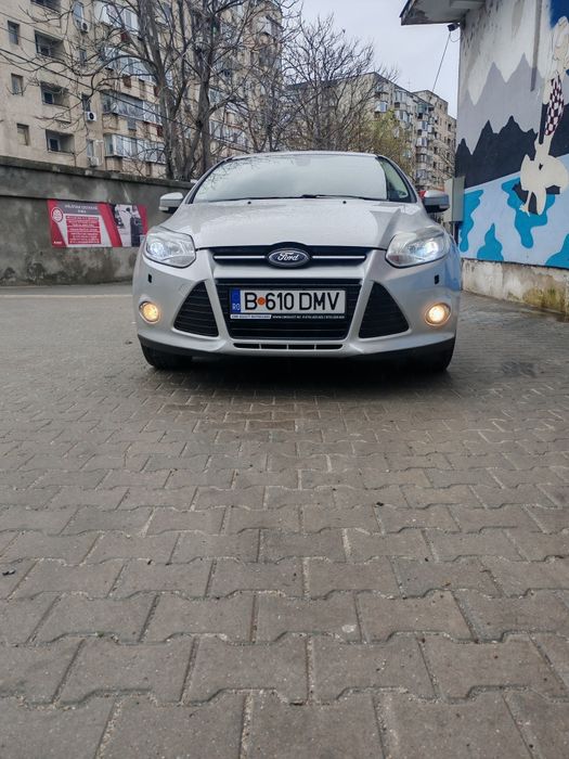 Ford Focus MK3 Sedan Titanium | Bi-Xenon | Sony | Istoric Reprezentanță