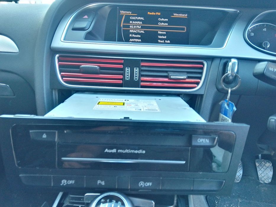 Consola mmi display navigație volan cu comenzi Audi A4 b8.5