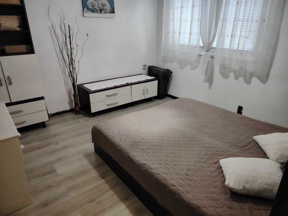 Дава се под наем Двустаен апартамент в Пазарджик, Център - 62 кв.м за 240 € - Снимка #3