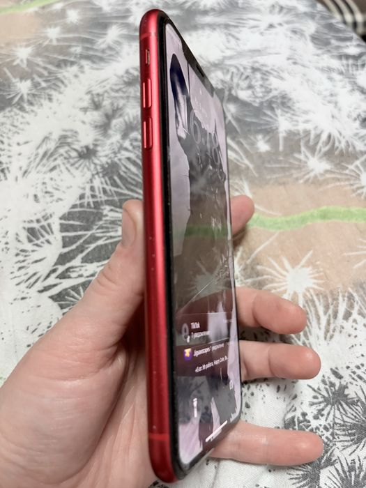 Продам Iphone 11 128 GB Red