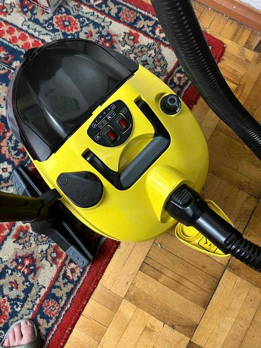 Продам паропылесос Керхер SV7
