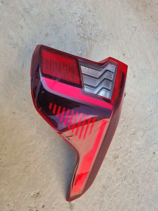 Kia Seltos oʻng tomon orqa fara kia seltos fara