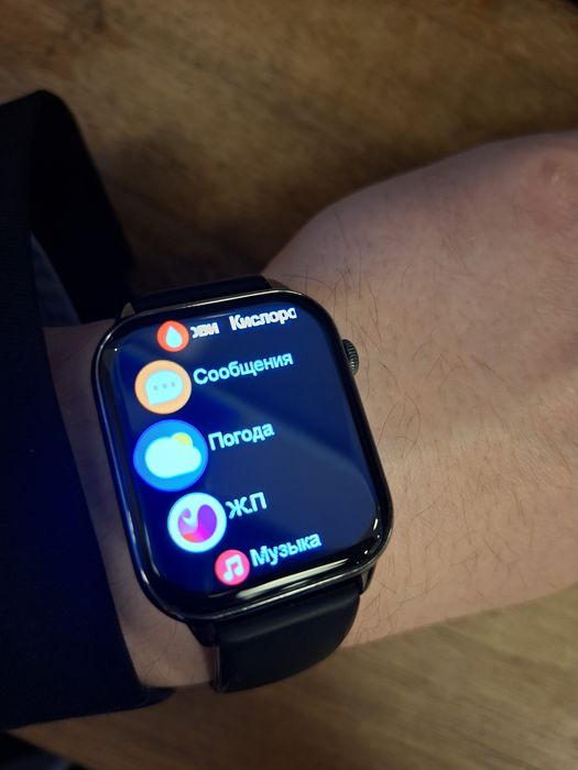 Продам Смарт Часы Новые с зарядкой