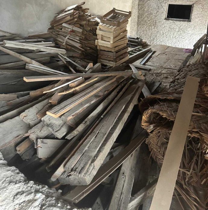 Продаю доски, ,дрова разные кирпичи,