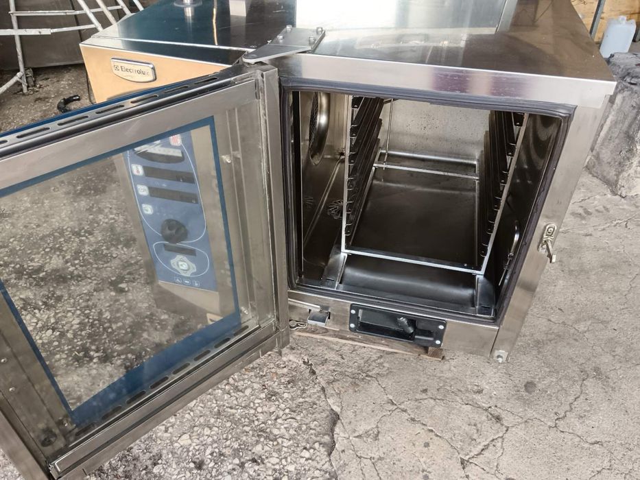 Конвектомат Electrolux 6 тави с 6 месеца гаранция
