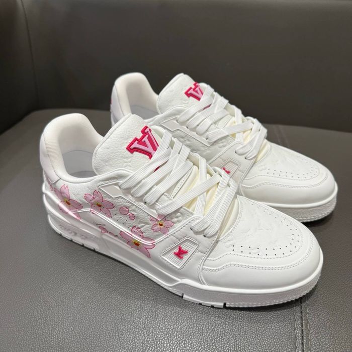 Adidasi Louis Vuitton