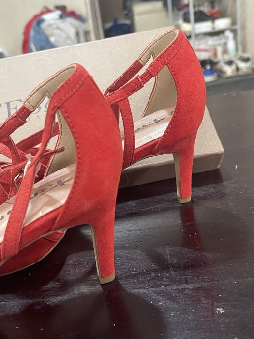 Туфли красные Tamaris новые