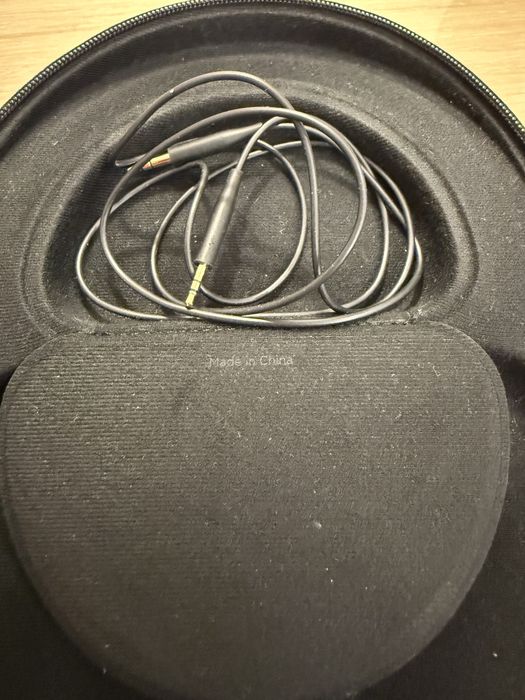 Наушники Bose NC 700
