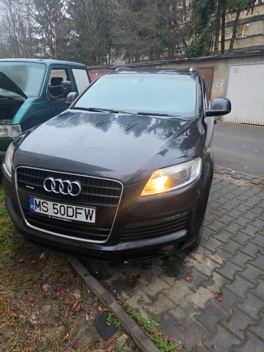 Vand Q7 /cauciucuri noi de iarna, stare buna