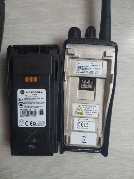 Statii radio portabile profesionale Motorola CP040 noi in cutie