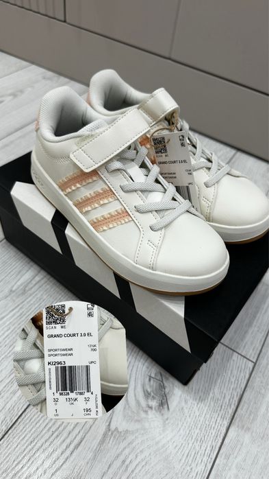 Кроссовки adidas
