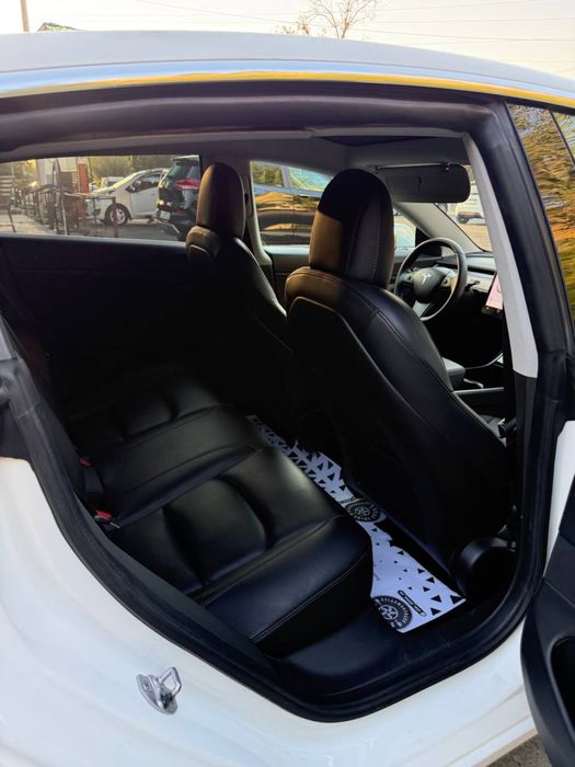 Продам TESLA MODEL 3 long range