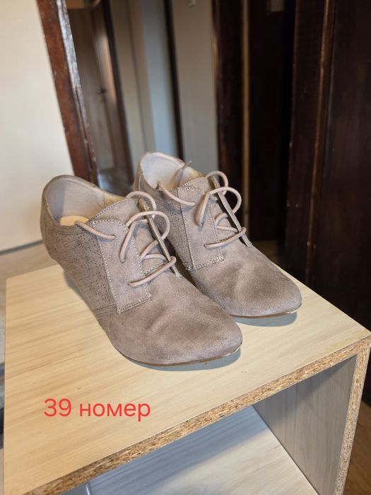 Дамски обувки на ток номер 39