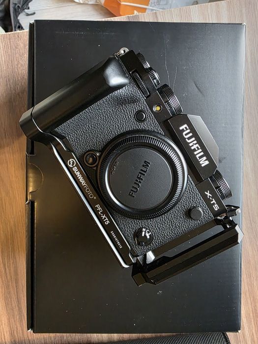 Body aparat Fujifilm XT5 garantie aproape nou
