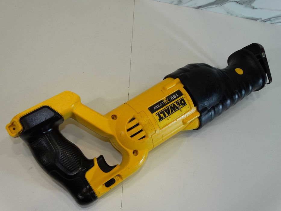 Dewalt DCS 380 - Саблен трион 18 V