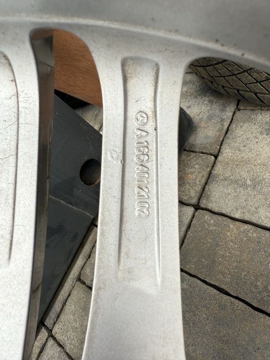 Mercedes GL 265/40/21 -2016