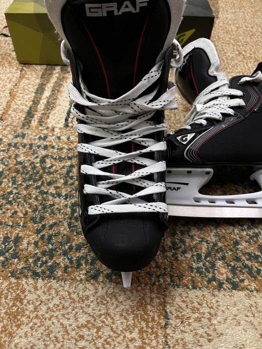 Продаю коньки GRAF