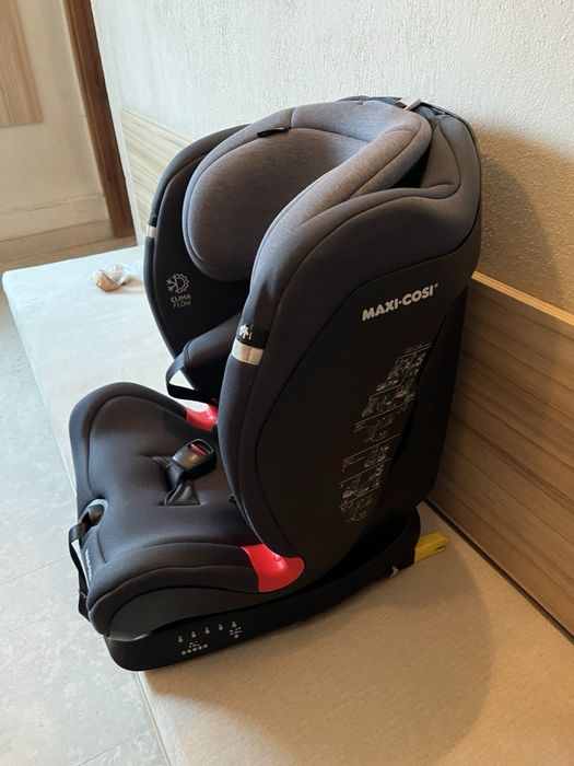 Снолче за кола. Maxi Cosi