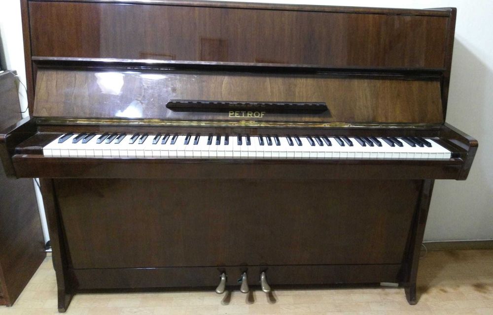 Пиано PETROF Grand Prix Barcelona Bruxelles 1958 в перфектно състояние