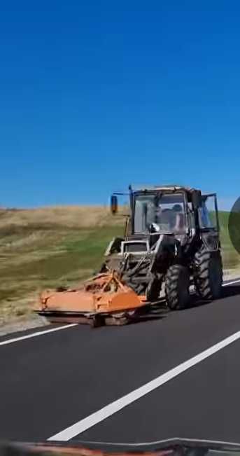 perie rotativa pentru buldoexcavator s-au tractor
