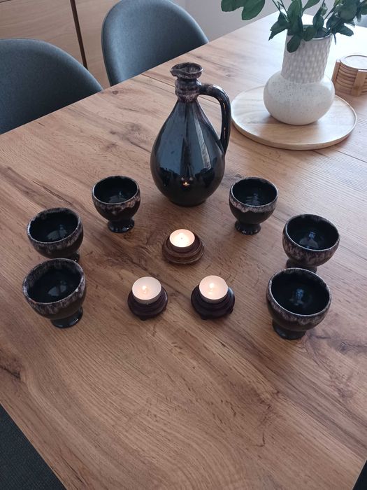 Сервиз за вино от седемдесетте плюс 3 броя свещници