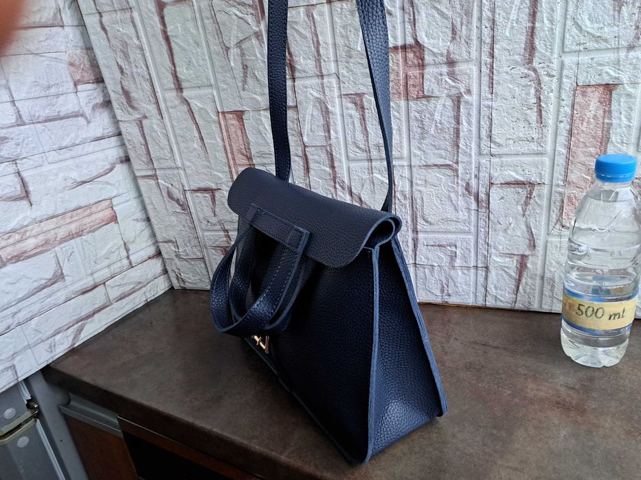 дамска чанта,малка тъмно синя чантичка