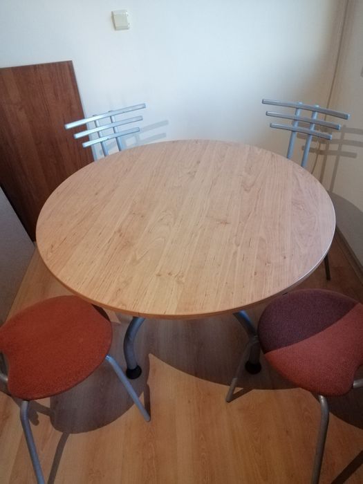 Маса трапезна със столове