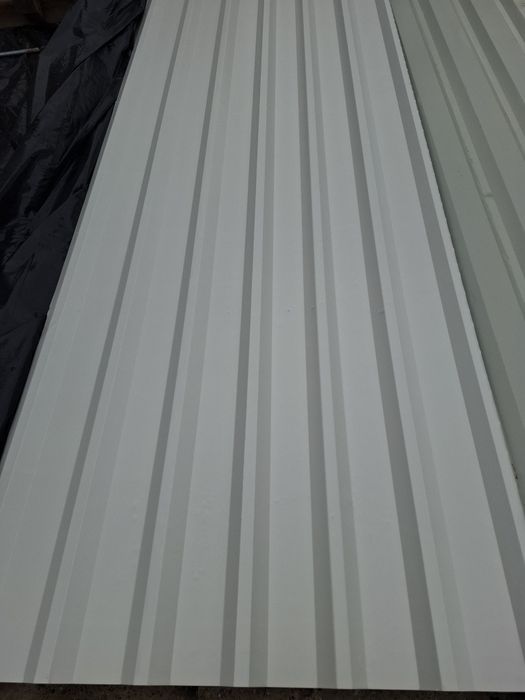 Vând tablă cutată h35 la 6 metri lungime Vând tablă cutată h35 la 6 metri lungime 
Diferite culori [roșu; negru ;alb,gri antiacide, gri argintiu pentr