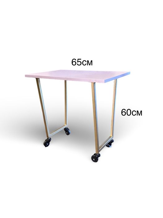 Стелажи и маси в розово и златно