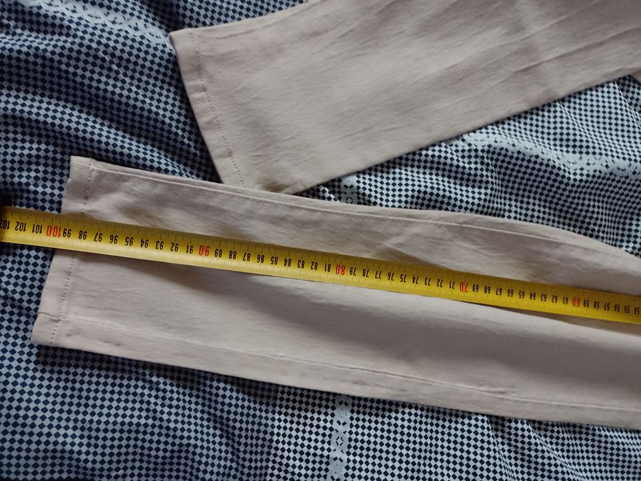 Pantaloni elastici cu talie înaltă