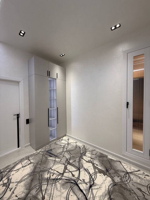 Продаётся 3х Комнатная квартира по адресу Амир Темур (Фрунзе)