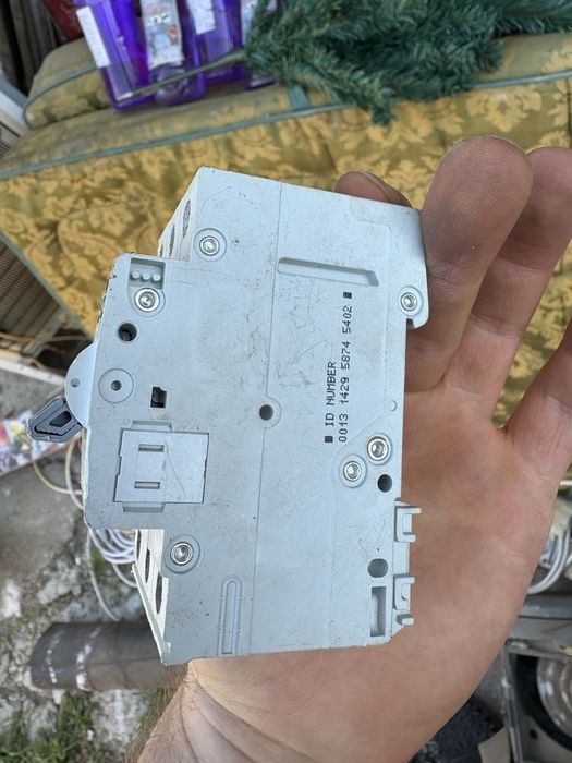 Intrerupator automat tripolar Hager MY363 C63 4500A siguranta electrica profesionala trifazica pentru tablou electric industrial sau rezidential