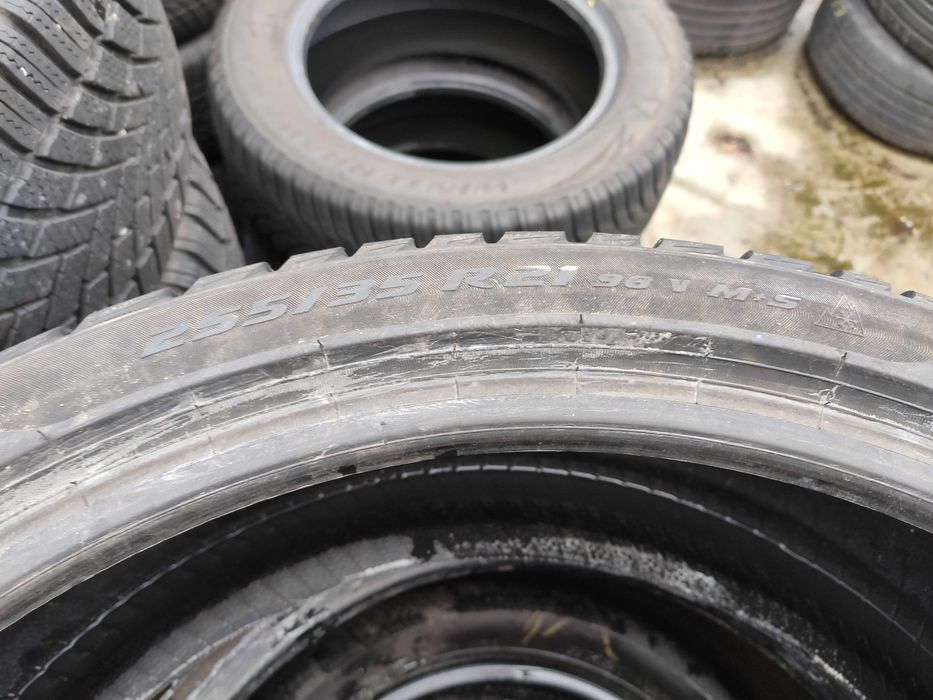 1бр Зимна гума 255 35 21 - Pirelli