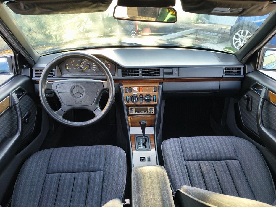 MERCEDES-BENZ E-Class 1992 — imagine 5
