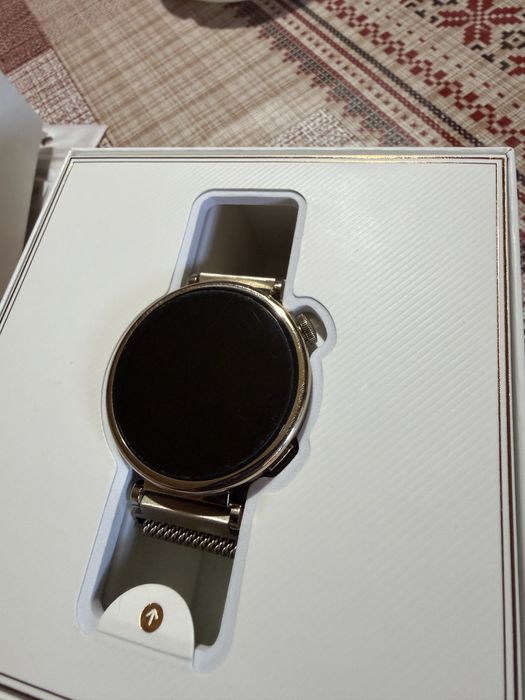 Huawei Watch 4  Lether Strap! Като нов!