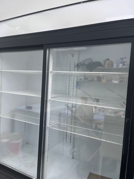 Ветринный холодильник продается