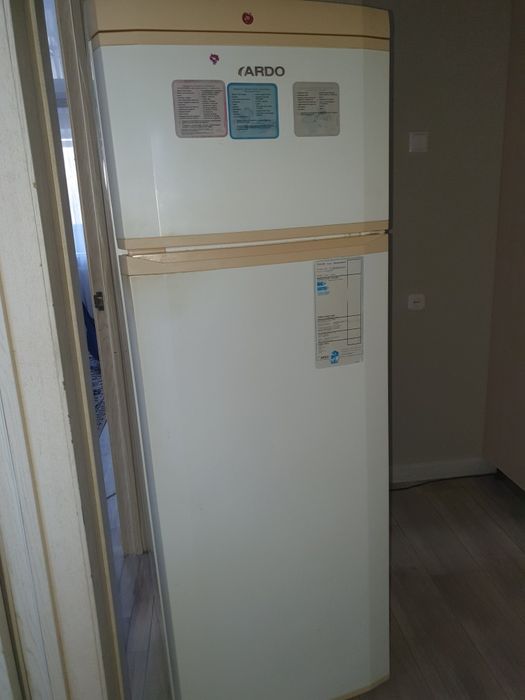 Продаю холодильник