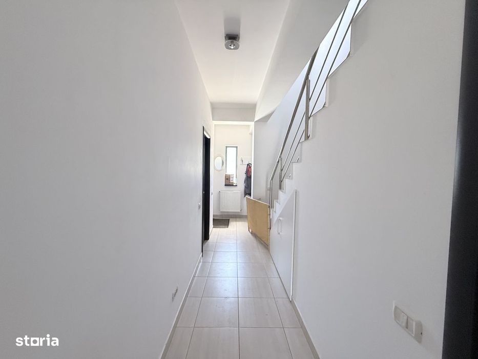Casa P+1 cu curte proprie si 2 parcari, Pod izolat, Langa noua scoala