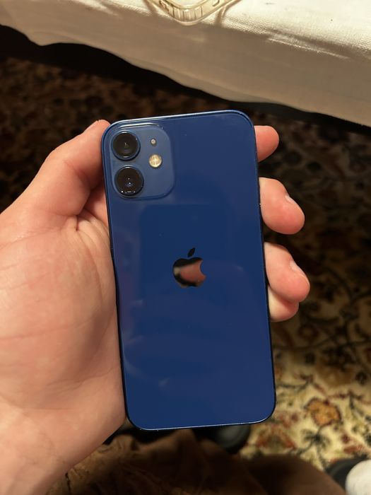 Продавам iphone 12 mini